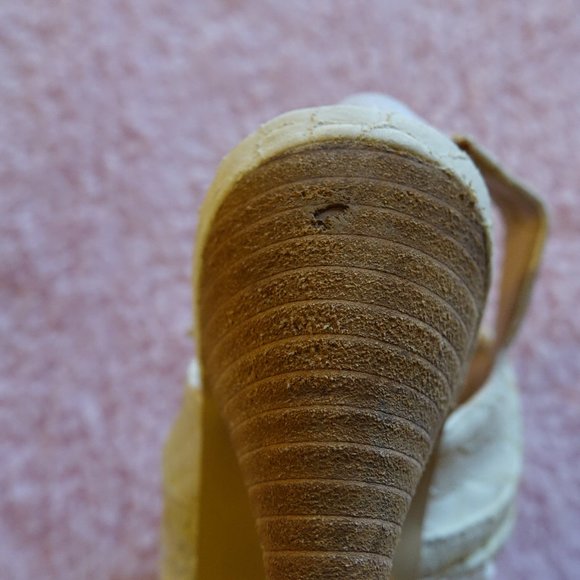 Colin Stuart White Lace Heel, Size 6.5 B - Picture 6 of 8